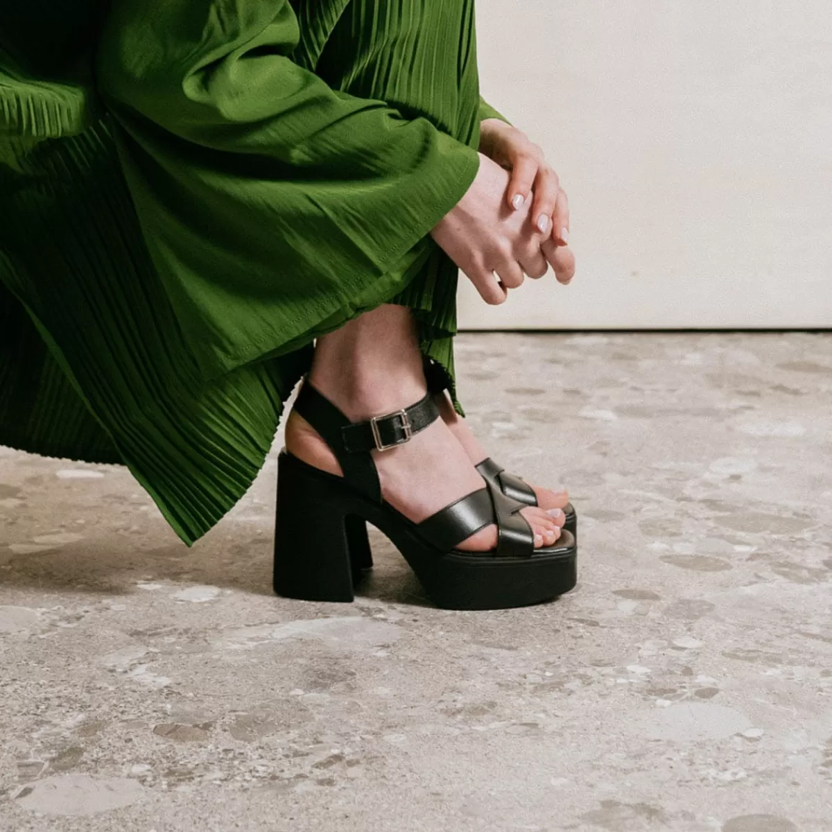 Cross-Strap Platform Sandals^Jonak New