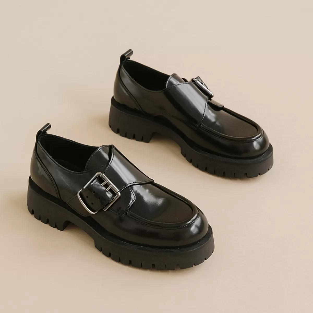 Derbies With Flat Heels Buckles And Visible Seams^Jonak Online