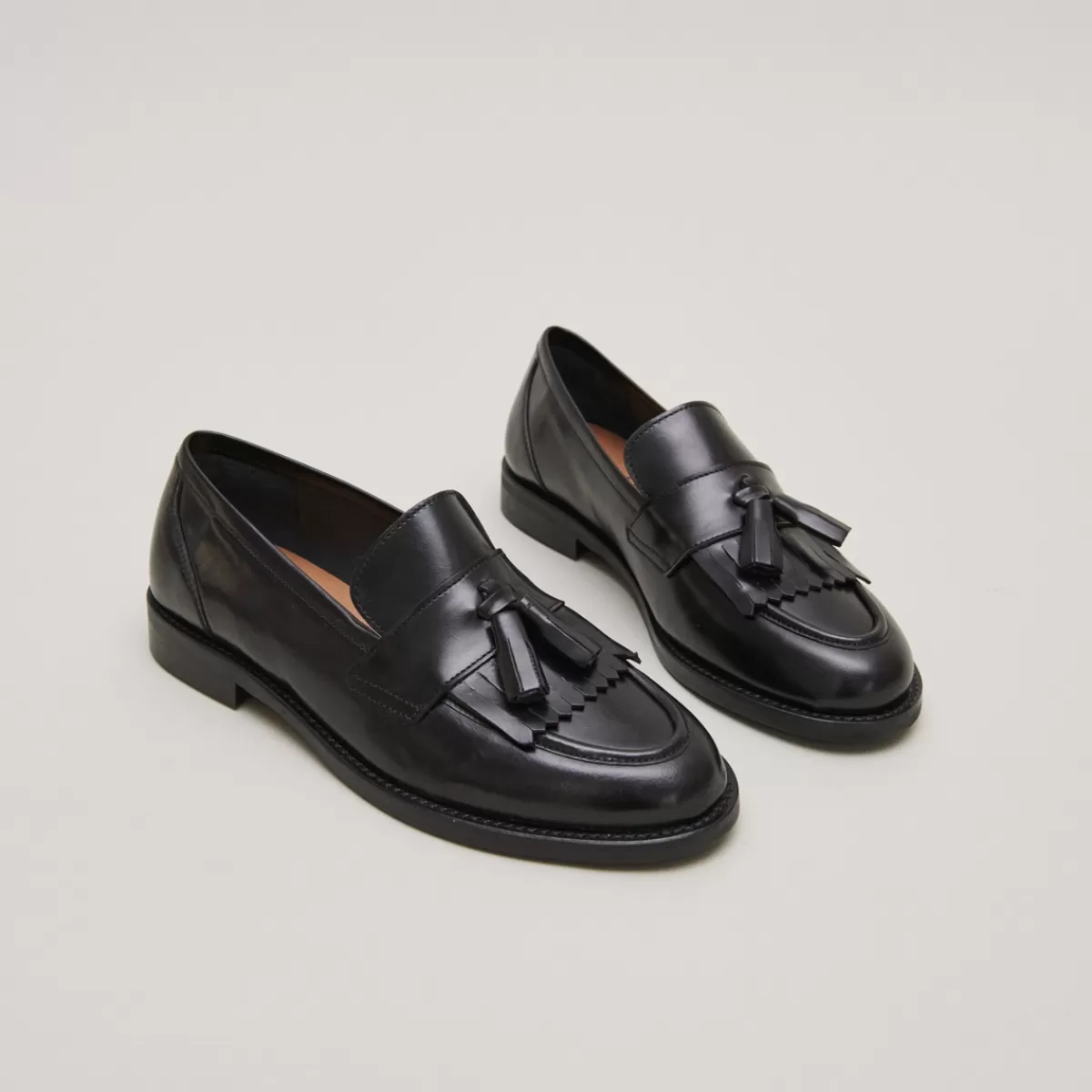 Flat Heel Loafers With Tassels^jonak Online