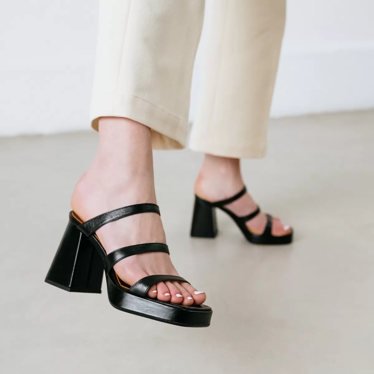 Mules With Straps And Square Toes^Jonak Best Sale