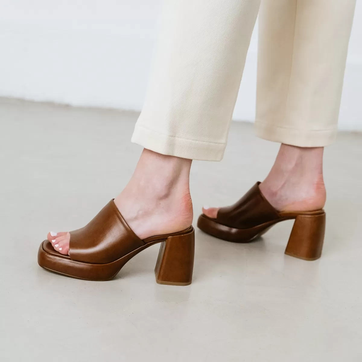 Platform Mules^Jonak Fashion